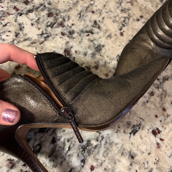 DONALD J. PLINER | metallic bronze pointed booties - Picture 7 of 7